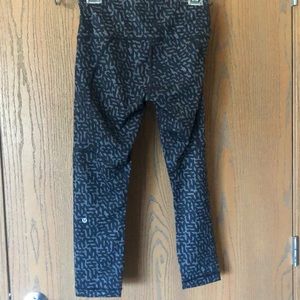 Lululemon 5/8 legging, size 6